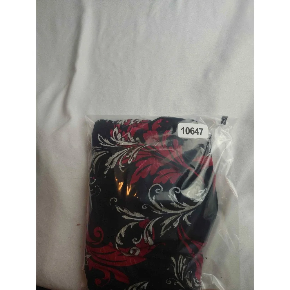 Croft & Barrow Womens Large Red Black Scroll Floral Scoop Neck Long Sleeve Top
